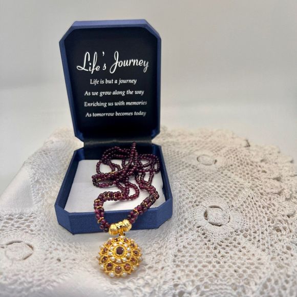 Vintage Plum Color Garnet Necklace with Garnet Tone Rhinestones &  Faux Pearls - Picture 2 of 10